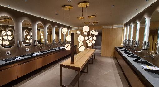 Bild 1: Der WC-Bereich von The Circle. Foto: Schfer Schreinerei AG